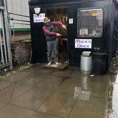 Macks Diner