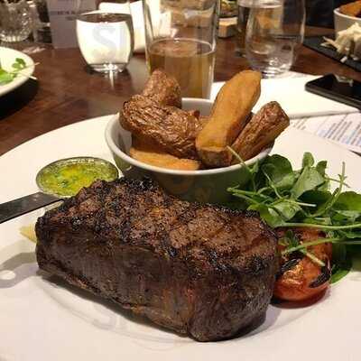 Michael's Steak & Seafood Bar