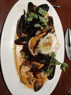 Michael's Steak & Seafood Bar