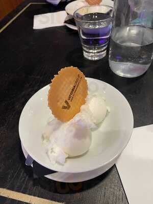 Vittoria On The Bridge