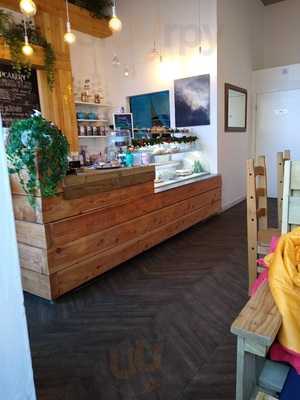 The White Rabbit Cupcakery