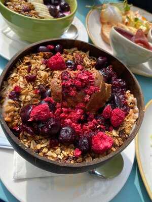 Hula Juice Bar And Eatery