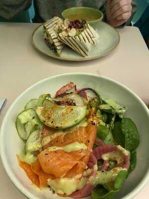 Hula Juice Bar And Eatery