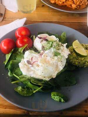 Deck Cafe & Restaurant