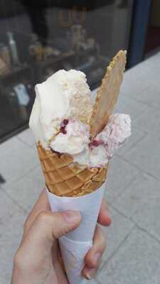 Oliver's Ice Cream Parlour