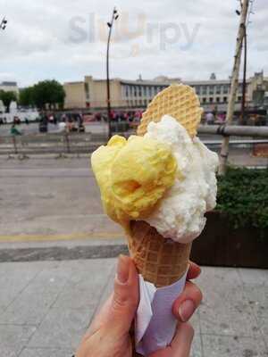 Oliver's Ice Cream Parlour