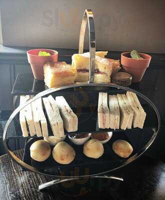 Browns Brasserie & Bar