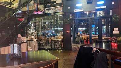 Steak Cattle & Roll - Merchant Square