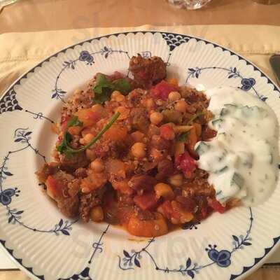 Roots Deli And Salad Bar