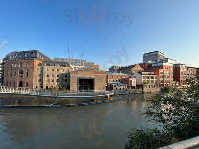 Left Handed Giant Brewpub