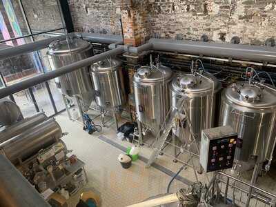 Left Handed Giant Brewpub