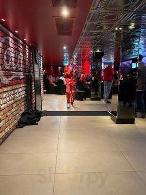 Angels Share Hotel, Bar & Restaurant