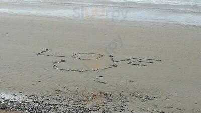 Whitecliff Bay Beach Cafe