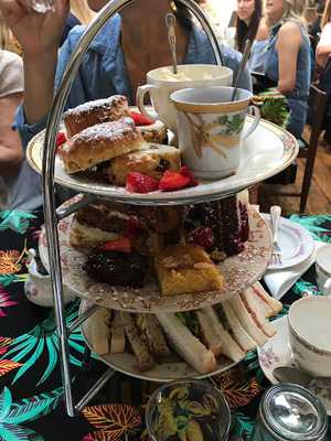 Cox And Baloney's Tearoom & Bar