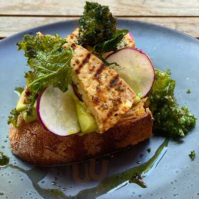 Cox And Baloney's Tearoom & Bar