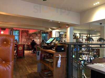 Nick's Neighbourhood Bar & Diner