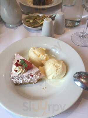 La Mon's Sunday Carvery