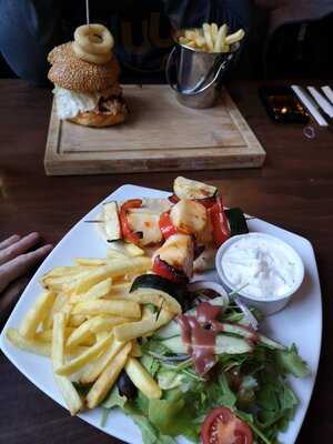 Footlights Bar & Restaurant