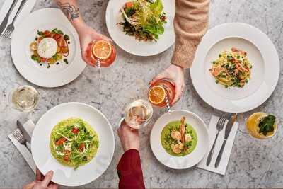 Gusto Restaurant & Bar