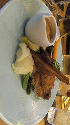 Charlie's Bistro & Lounge