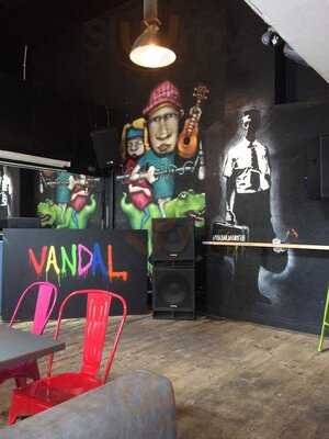 Vandal