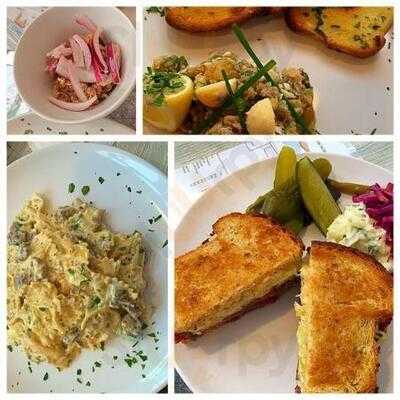 Aron’s Jewish Delicatessen