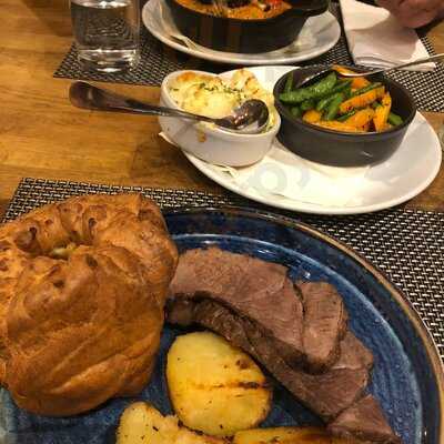 Whiskers Wine Bar & Bistro