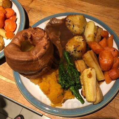 Whiskers Wine Bar & Bistro