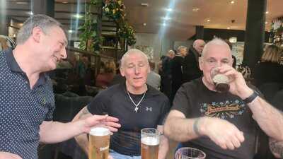 Avant Garde Live Music Bar And Restaurant