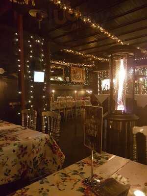 The Treehouse Dinner Theatre & Grill