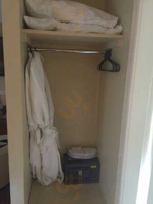 Aaron Lodge Conservatory Restaurant