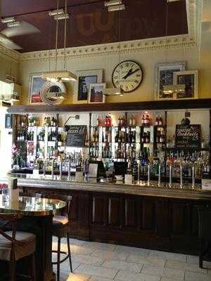 Browns Brasserie & Bar