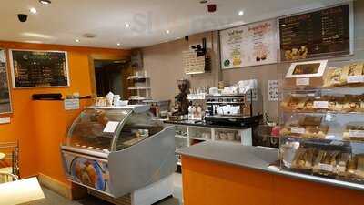 Nom Nom Pizza & Cafe Nida