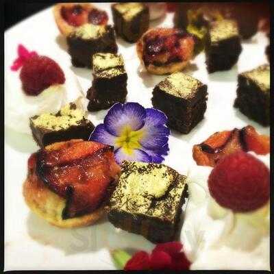 Vanilla Black At The Theatre