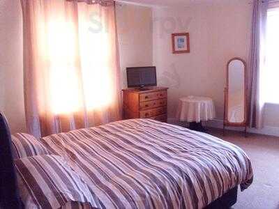 The Old Fox Diner And B&b