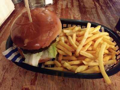 Maggie Dickson's Pub