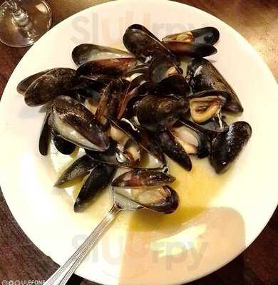 Maxies Bistro & Wine Bar