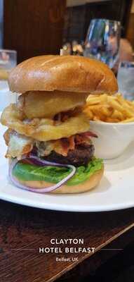 Avenue 22 Bar & Restaurant