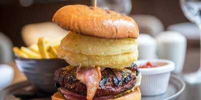 Avenue 22 Bar & Restaurant