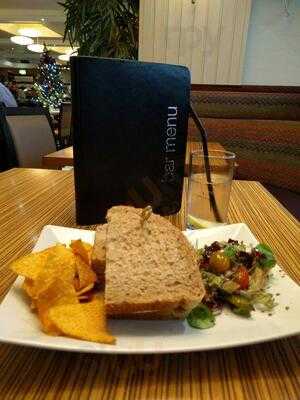 Brasserie And Bar At Glasgow Pond Hotel