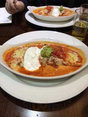 Madogs Cocktail Bar&grill