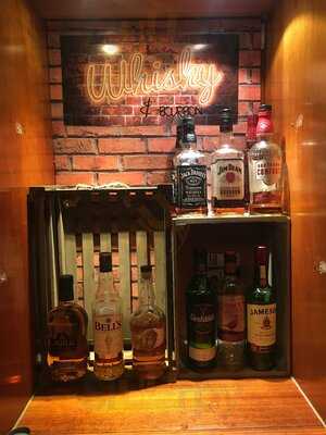 Jd Wetherspoon - The Robert Fitzharding