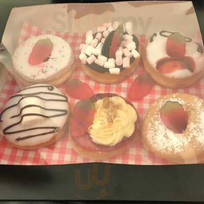 Nic's Wee Deli & Donuts