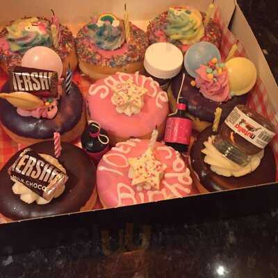 Nic's Wee Deli & Donuts