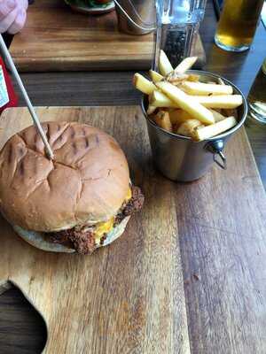 Bushwick Bar & Grill