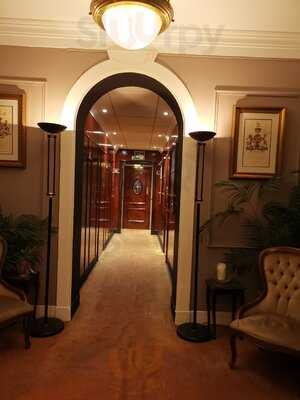 Queen Charlotte Rooms