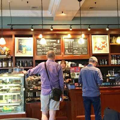 Caffe Nero, Multrees Walk