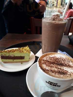 Caffe Nero, Multrees Walk