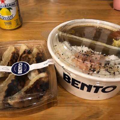 Bento Asian Food Bar (south Bridge)