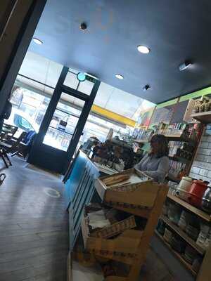 Salut Deli 18 Teviot Place